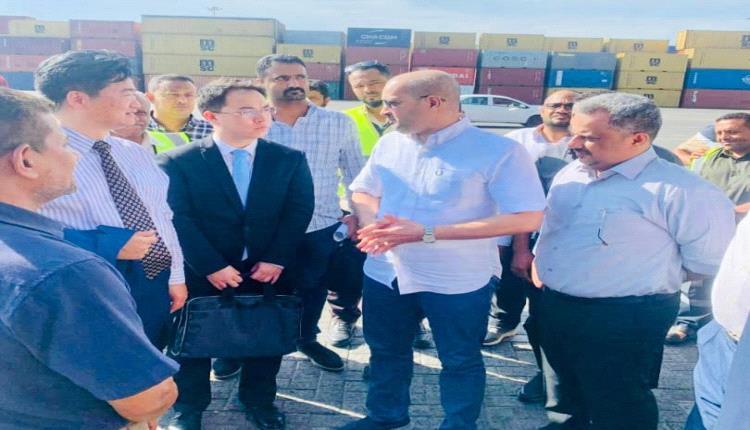 ممثل الصين باليمن يؤكد على دعم تنمية المشاريع ويزور ميناء عدن للحاويات