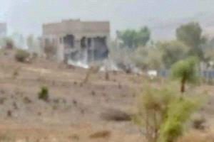 الحوثي يحاصر منزل لواء في صنعاء تمهيدا لتفجيره.. اتهموه بقتل هالكهم الأكبر