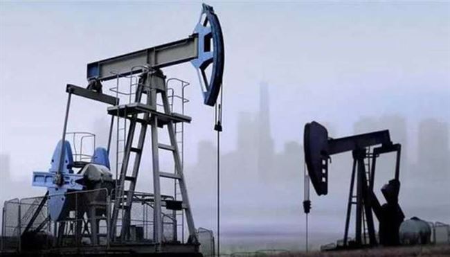 النفط يتراجع متأثرا بتعثر الاقتصاد الصيني