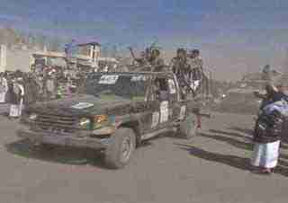 الحوثيون ينهبون معدات كلية الهندسة العسكرية بصنعاء