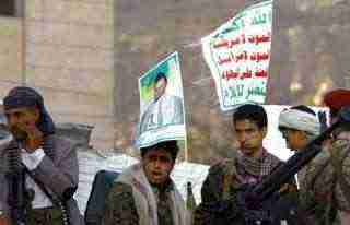 الحوثيون ينشئون معامـل تزوير خاصة بالأدويـة الإيرانية المنتهية