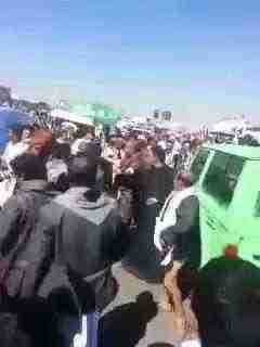 شاهد بالفيديو: #صنعاء_تنتفض ضد الحوثيين والهشتاج يشتعل ويتصدر توتير
