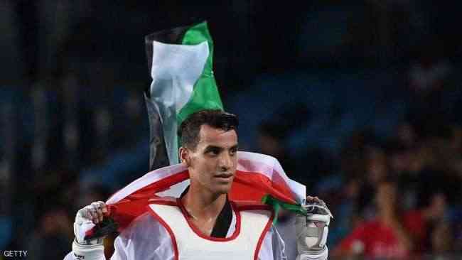 اللجنة الأولمبية الأردنية تكرم البطل أبوغوش