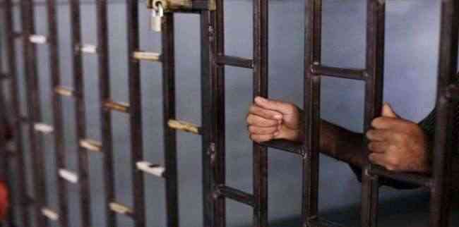 تقرير حقوقي يوثق وفاة 57 حالة في سجون الإنقلابيين