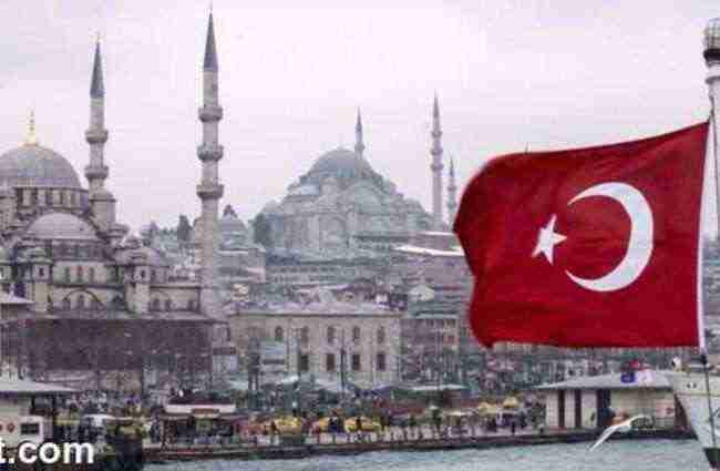 تركيا ترفع الفائدة للمرة الأولى منذ 2014 وسط تراجع الليرة