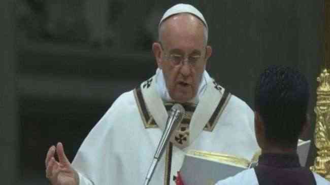 البابا فرنسيس يدعو في عيد الميلاد للالتفات للأطفال ضحايا الحروب والفقر