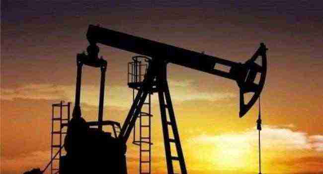 السعودية تخفض إنتاج النفط في يناير إلى 10 ملايين برميل يوميا