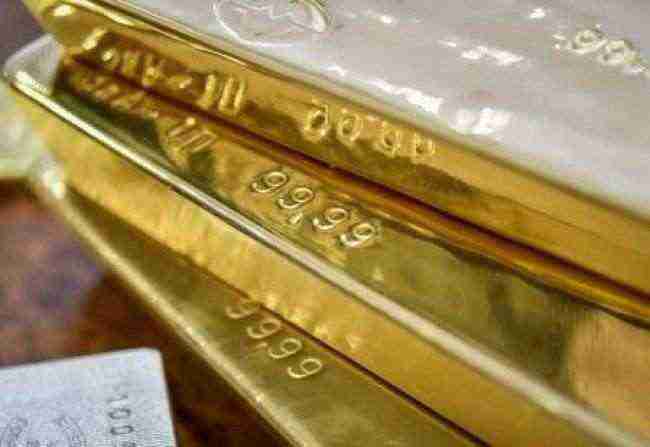 الذهب يستقر بفضل الطلب عليه كملاذ آمن وانخفاض الدولار