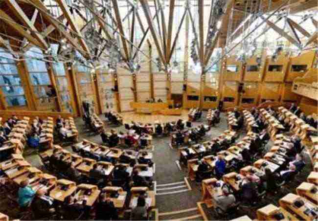 البرلمان الإسكتلندي يوافق على إجراء إستفتاء للإستقلال
