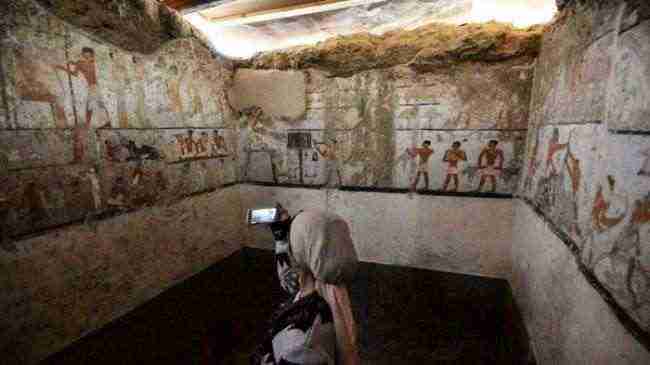 مصر.. اكتشاف مقبرة فرعونية لكاهنة بمنطقة الأهرامات