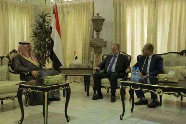 أوضاع المغتربين اليمنيين في لقاء بين المخلافي والسفير آل الجابر