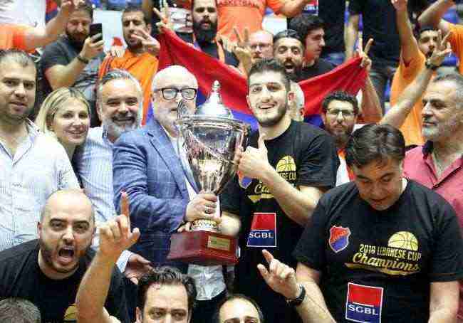 الهومنتمن يحرز لقب كأس لبنان لكرة السلة