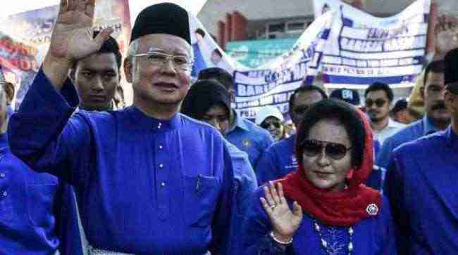 ماليزيا: منع رئيس الوزراء السابق وزوجته من السفر