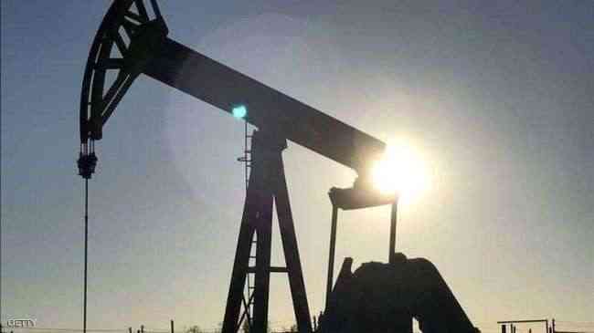 النفط يرتفع بفعل تخفيضات أوبك وطلب قوي وعقوبات إيران
