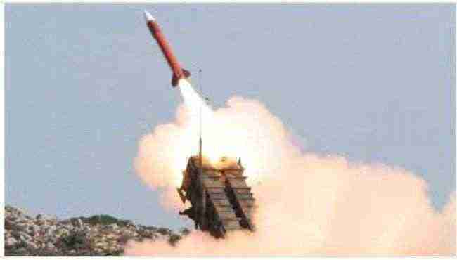 الحوثيون يطلقون صاروخ باليستي على السعودية