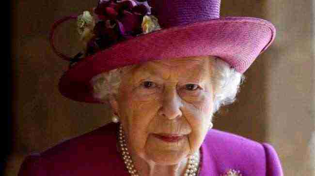 الملكة إليزابيث تكرم شخصيات عامة وجدل بشأن وسام مدير السكك الحديدية