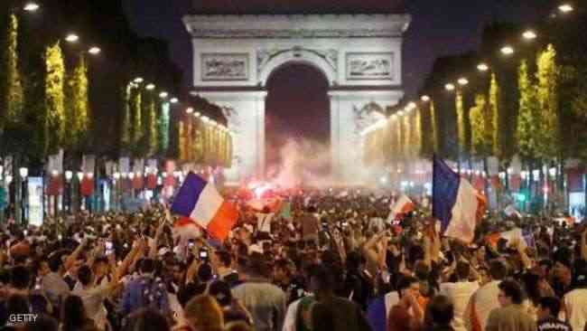 فرحة عارمة واحتفالات حاشدة في فرنسا بالتأهل لنهائي المونديال