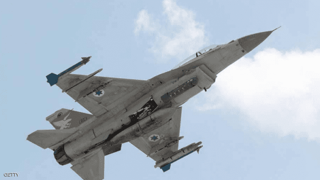 الإعلام الرسمي: الدفاعات الجوية السورية تتصدى لصواريخ إسرائيلية بالقنيطرة