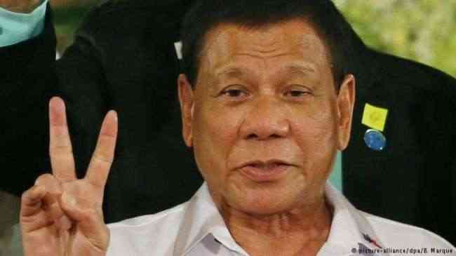 رئيس الفلبين يعاقب المهربين بطريقة غريبة