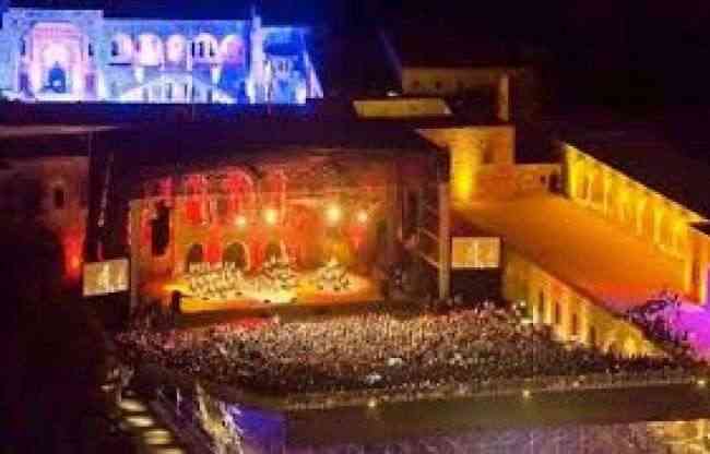 "سيركوبوليس" يختتم مهرجانات بيت الدين الدولية في لبنان