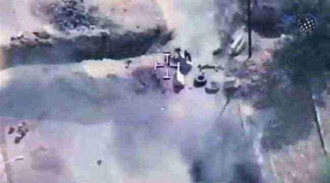 الحوثيون يفجرون بوابة ويزرعون الألغام ويحرقون الإطارات لإعاقة تقدم العمالقة نحو الحديدة .. فيديو