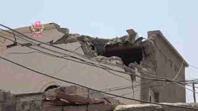 شاهد بالفيديو .. الحوثي يشن قصف عشوائي بقذائف الهاون على مدينة التحيتا