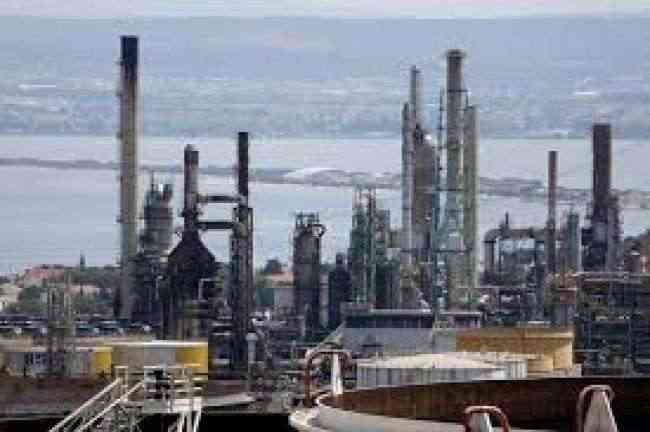 النفط يتراجع بفعل اتفاق سعودي روسي على زيادة الإنتاج