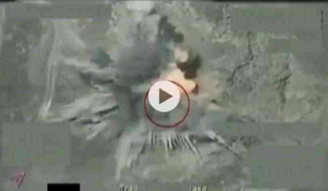شاهد بالفيديو .. لحظة تدمير التحالف لمنصة صواريخ باليستية حوثية