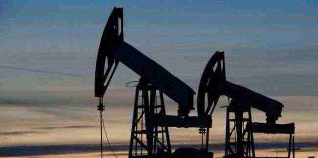 أسعار النفط تهبط بعد تحذيرات سعودية من تخمة