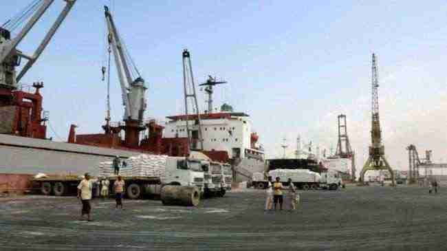 وكالة : مليشيا الحوثي تلغم ميناء الحديدة
