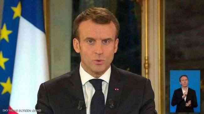 الرئيس الفرنسي يعلن عن حزمة إجراءات مالية لإحتواء "السترات الصفراء"