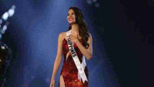 من هي الفلبينية كاتريونا غراي ملكة جمال الكون وما سرّ ارتدائها الفستان الأحمر؟ (فيديو)