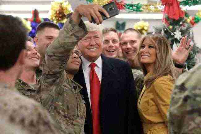 ترامب يقوم بزيارة مفاجئة للقوات الأمريكية في العراق