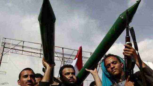 الحوثيون يختطفون 5 عسكريين سابقين بحثا عن "مخازن صواريخ سرية"