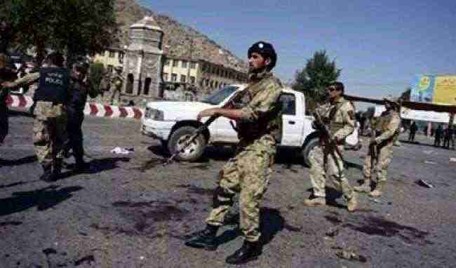 طالبان الأفغانية تقتل 12 في هجوم بسيارة ملغومة على قاعدة عسكرية