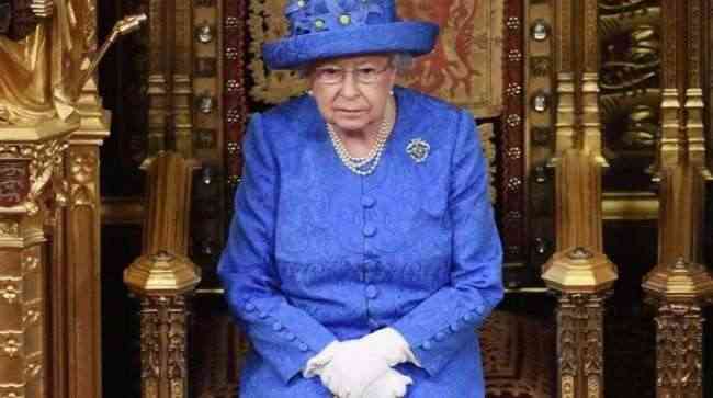 الملكة إليزابيث تدخل على خط "بريكست" وتدعو البريطانيين إلى التحاور باحترام