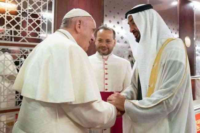 بالفيديو .. البابا فرانسيس يصل إلى الإمارات في زيارة تاريخية