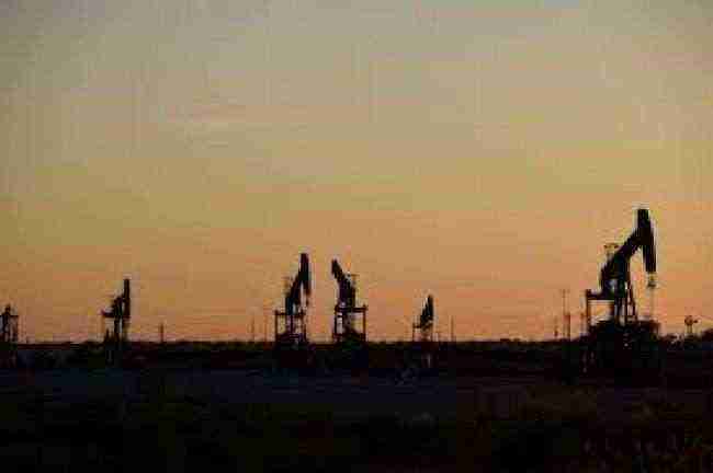 أسعار النفط تهبط بعد بيانات ضعيفة للمصانع الآسيوية