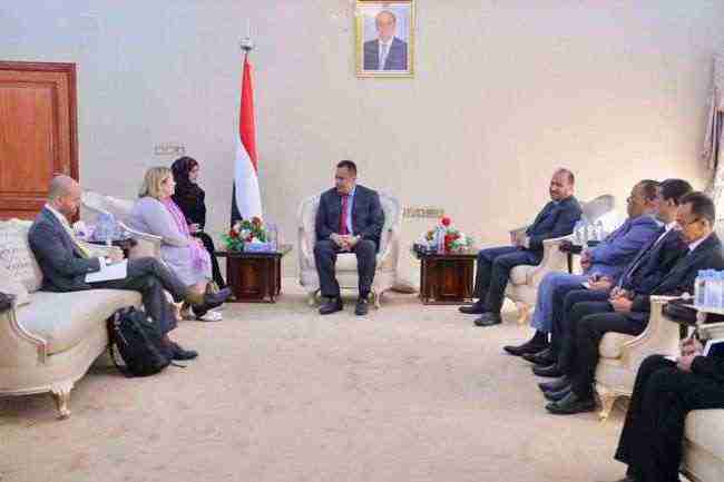 رئيس الوزراء يلتقي في عدن رئيس بعثة الاتحاد الاوروبي لدى اليمن