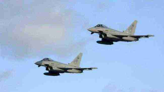 طائرات التحالف تقصف بعدة غارات معسكر اللواء 25 ميكا لميليشيا الحوثي بحجة