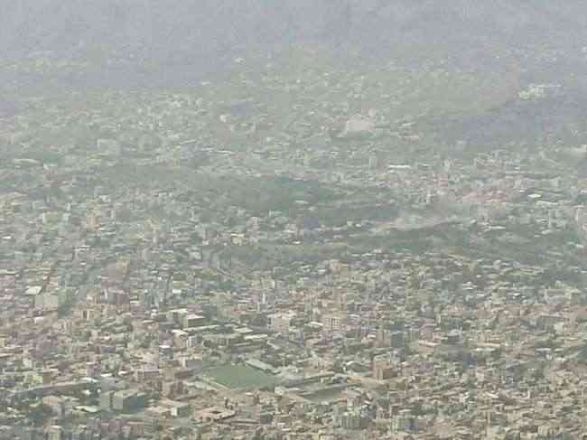 قوات اللواء 35 تخوض اشتباكات عنيفة مع عناصر الحوثي جنوبي شرق تعز