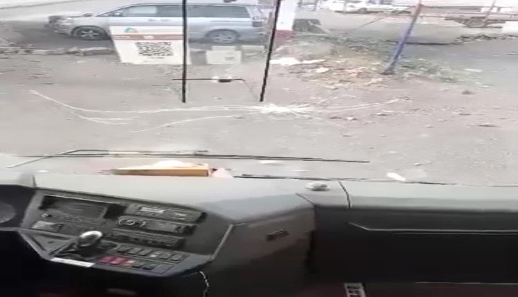 مسلحو الحوثي يطلقون النار على باص نقل جماعي قادم من السعودية وسقوط ضحايا مغتربين