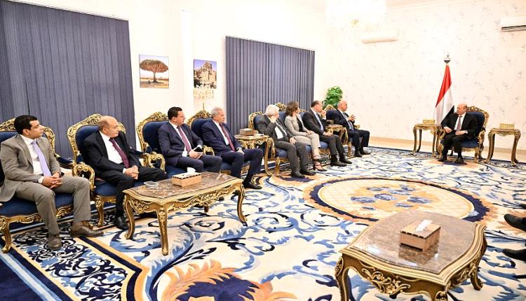 رئيس المجلس الرئاسي يستقبل وفدا برلماني واعلامي مصري في عدن