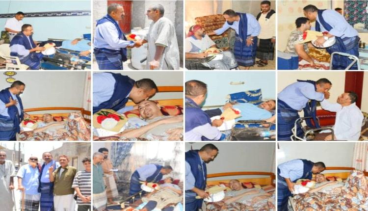 وكيل الشهداء ينفذ برنامج زيارات عيدية للجرحى المعاقين في عدن