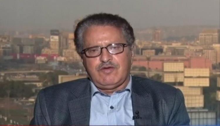 مستشار رئيس الحكومة يتحدث عن أبرز قضايا تثير اهتمام الشارع اليمني.. بينها انقسام العملة