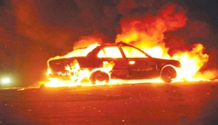عدن: حريق يلتهم عدد من سيارات المواطنين في المنصورة 
