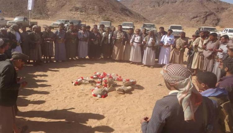 من المدارس إلى المتارس.. الحوثيون يحشدون المعلمين لزيارة جبهات القتال
