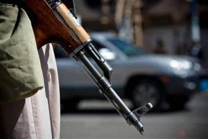 عصابة خطيرة في صنعاء تستهدف سائقي سيارات الأجرة
