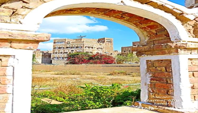 الحوثي يعبث بأجمل 3 حارات في صنعاء القديمة.. المدينة مهددة بالسقوط عالميا