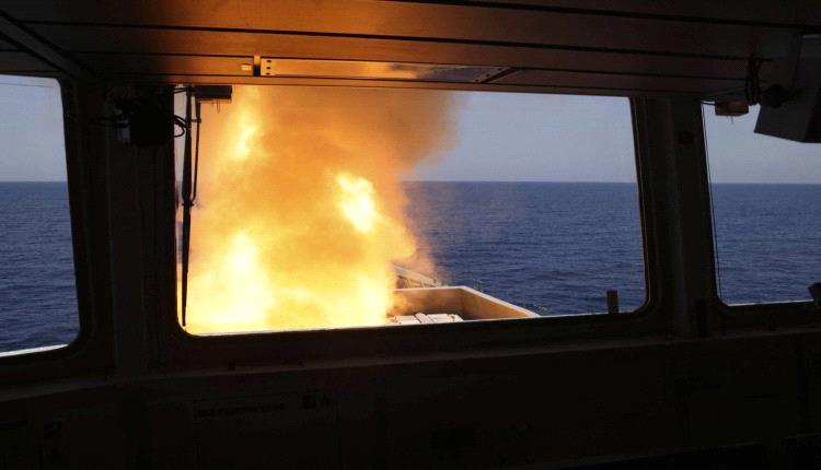 الكشف عن مصير 13 بحار فلبيني بعد هجوم الحوثي بـ4 صواريخ في البحر الاحمر